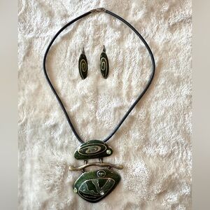 🟢 3/$20 - matching necklace and earrings